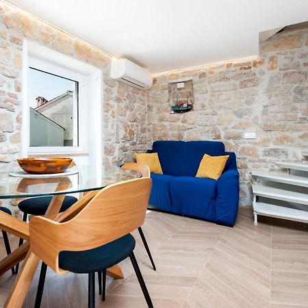 Casa Bellavista Sea View Villa Ровин Екстериор снимка