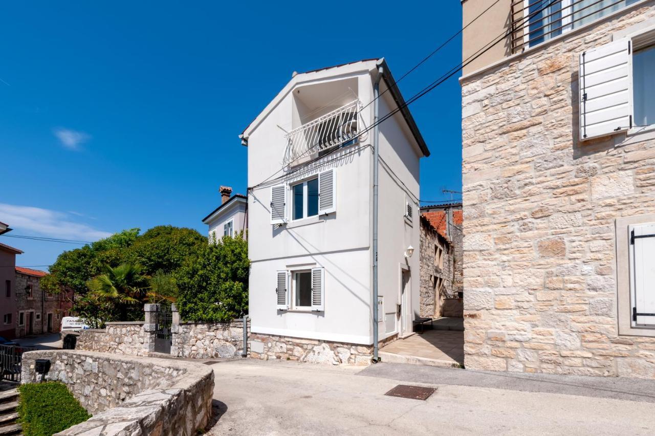 Casa Bellavista Sea View Villa Ровин Екстериор снимка