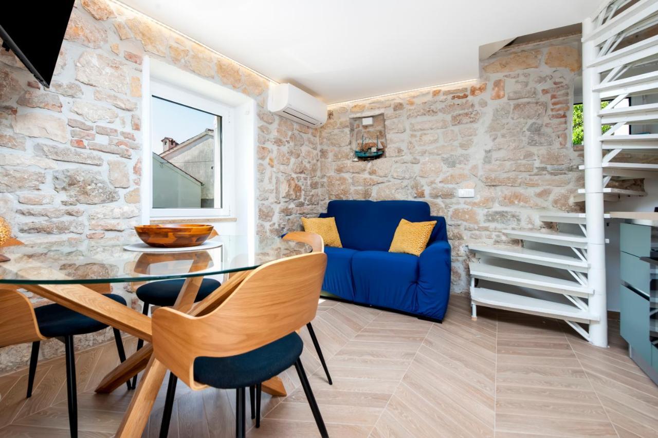 Casa Bellavista Sea View Villa Ровин Екстериор снимка