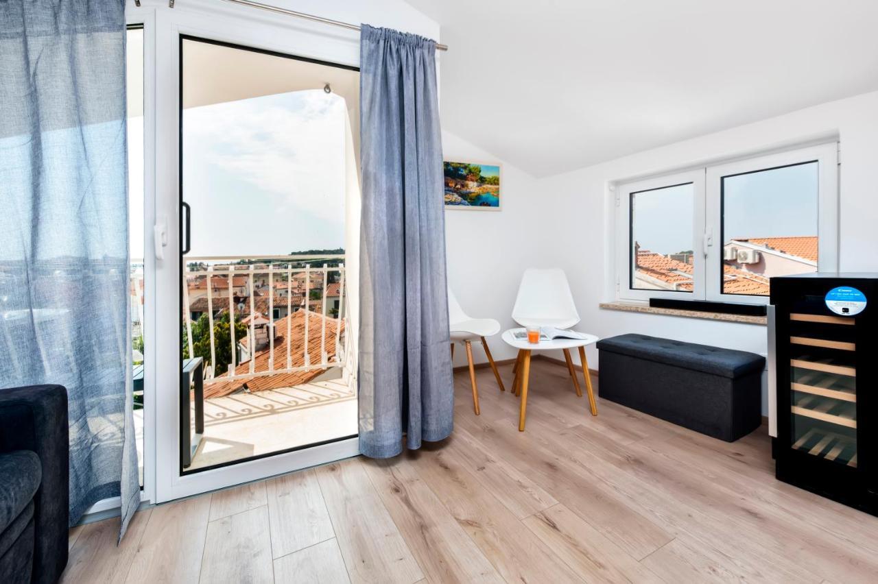 Casa Bellavista Sea View Villa Ровин Екстериор снимка