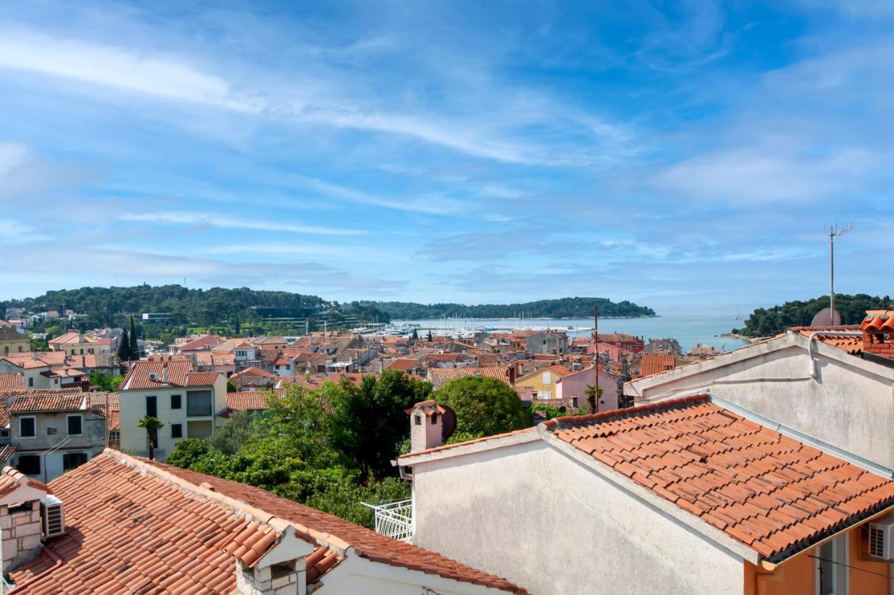 Casa Bellavista Sea View Villa Ровин Екстериор снимка