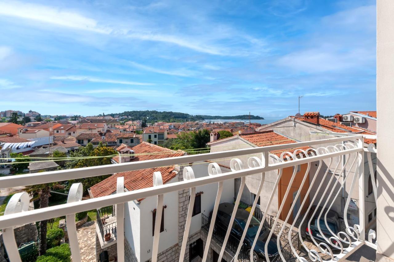 Casa Bellavista Sea View Villa Ровин Екстериор снимка